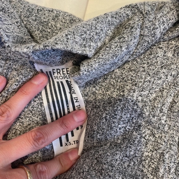 Free people grey cropped ruffle sweater with turtleneck - Picture 2 of 2